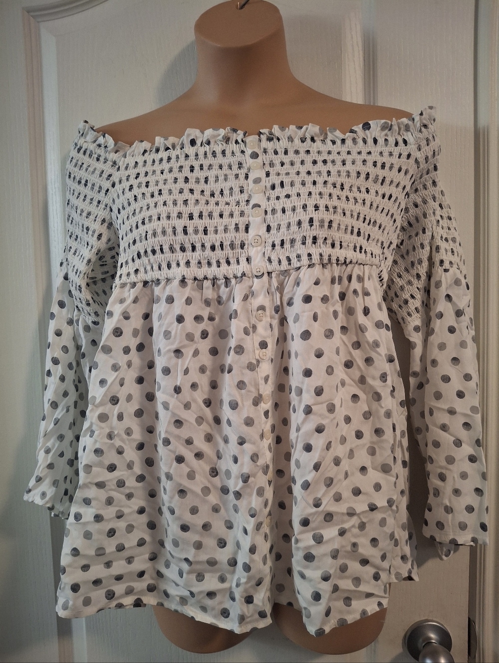 Torrid NWT Sz 3  White Off-Shoulder Polka Dot Smocked Peasant Top